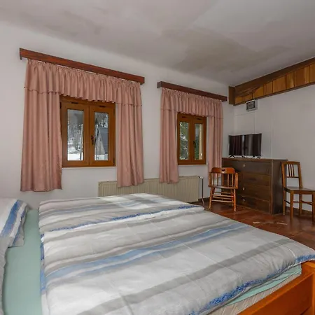 4 Bedroom In Begovo Razdolje