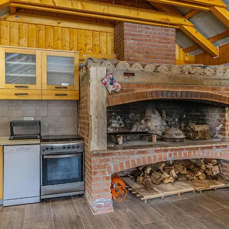 4 Bedroom In