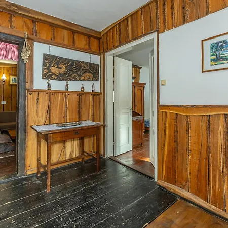 4 Bedroom In Begovo Razdolje