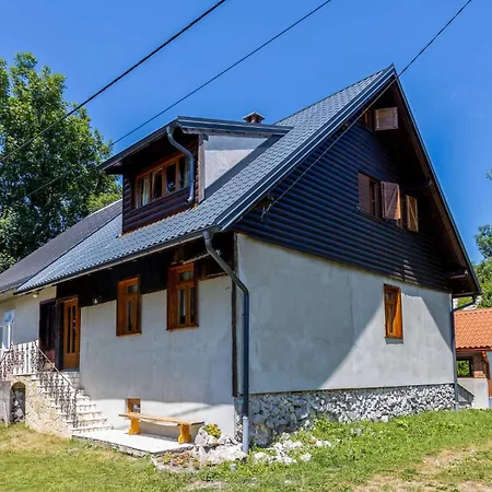 Σπίτι διακοπών 4 Bedroom In *