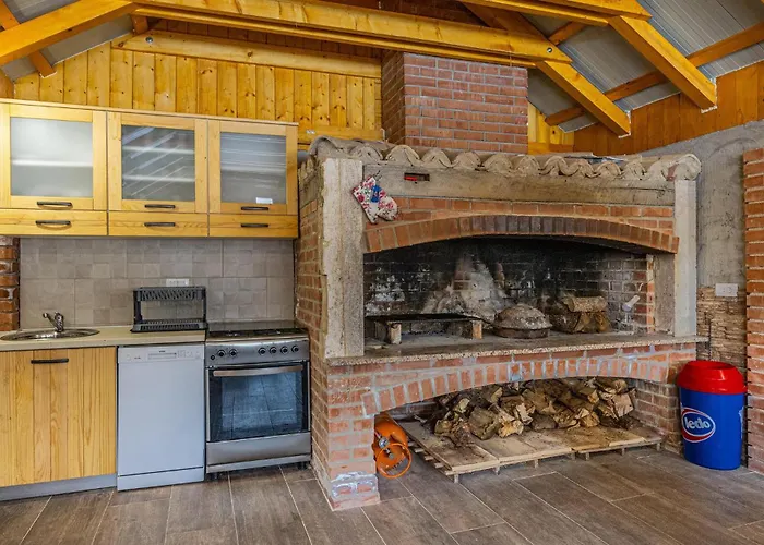 4 Bedroom In